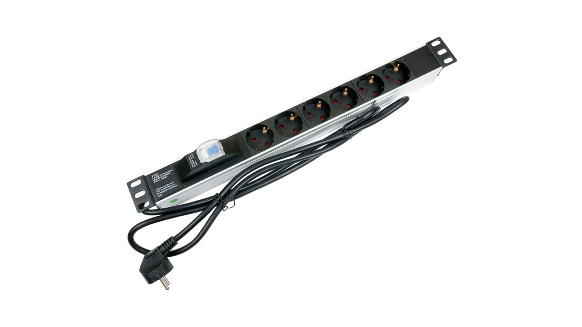 QS-PDU-1U-1P10-6DR-1,8М